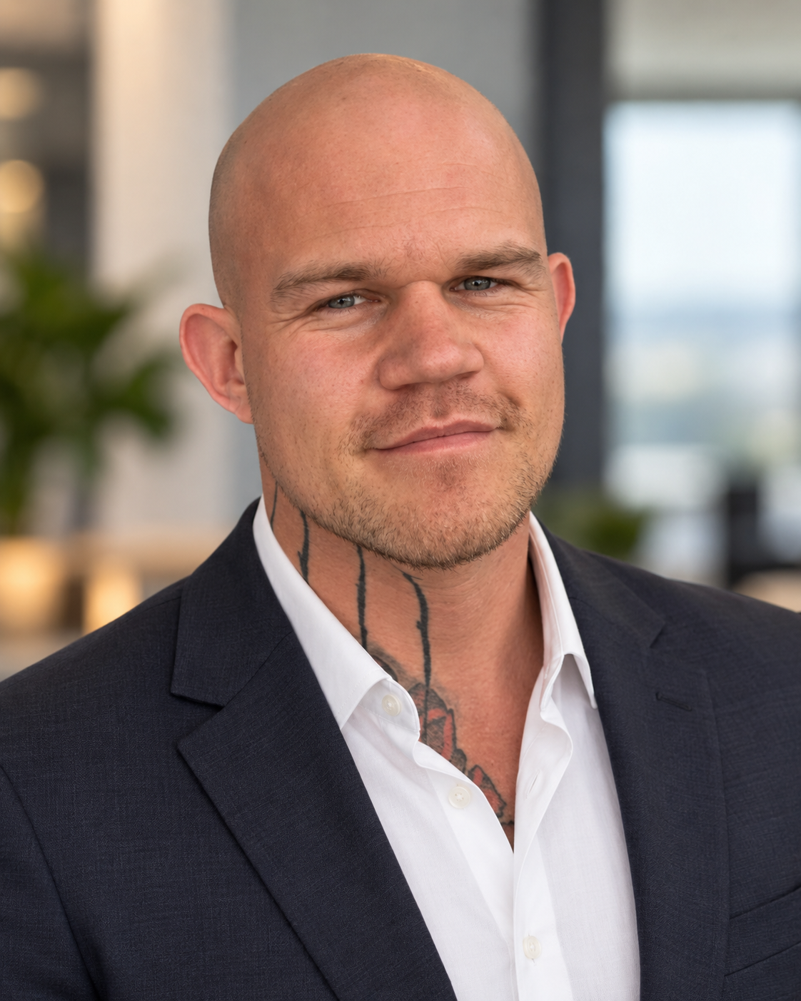 Portræt af Patrick Bennett, der står bag NEURO.
